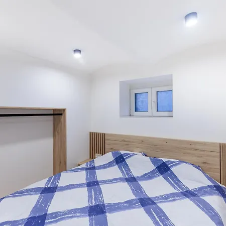 Cozy 2bdr - Perfect Location In *