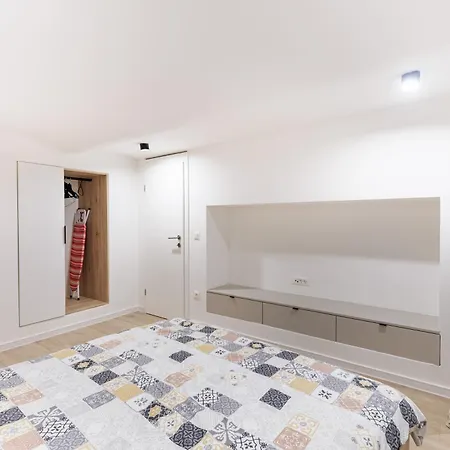Апартаменты Cozy 2bdr - Perfect Location In *